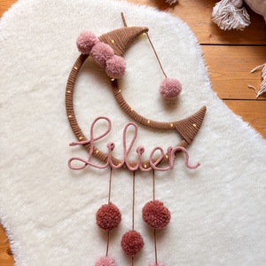 Névre szóló HOLD éjjeli fény - Pompom éjszakai világítás fali dekoráció - Világító pompon falidísz - Egyedi ajándék - baba - mama - babaszoba dekoráció - éjszakai fény - Meska.hu