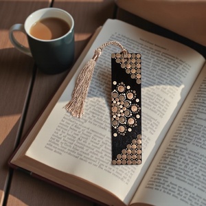 Fa könyvjelző barna, bronz és mokka pontmandala díszítéssel, selymes bojttal, 3,2x12x0,15 cm - Meska.hu