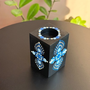 Hasáb alakú fa mécsestartó világoskék, sötétkék és krém színű pontmandala díszítéssel, 8x5 cm - otthon & életmód - gyertya, illat, aroma - mécses és mécsestartó - Meska.hu