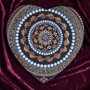 Szív alakú pontozott mandala-Egyedi lakásdekoráció 25cm  - otthon & életmód - dekoráció - spiritualitás - mandala - Meska.hu