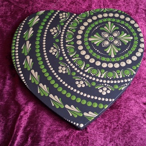 Smaragdzöld Szeretetenergia � Kézzel festett Szívcsakra Mandala (28 cm) - otthon & életmód - dekoráció - spiritualitás - mandala - Meska.hu