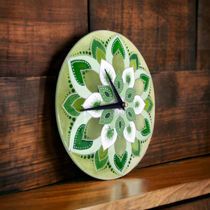 Zöld mandala - egyedi, üvegfestett mandala falióra - otthon & életmód - dekoráció - fali és függő dekoráció - falióra & óra - Meska.hu