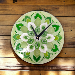 Zöld mandala - egyedi, üvegfestett mandala falióra - otthon & életmód - dekoráció - fali és függő dekoráció - falióra & óra - Meska.hu