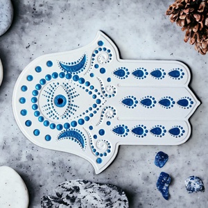 Hamsa kéz füstölőtartó / függeszthető amulett (fehér- kék) - otthon & életmód - dekoráció - spiritualitás - füstölő és füstölőtartó - Meska.hu