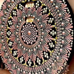 Mandala öröknaptár, rózsa arany-fehérarany, álló (19 cm átmérőjű) - otthon & életmód - dekoráció - fali és függő dekoráció - falinaptár & öröknaptár - Meska.hu