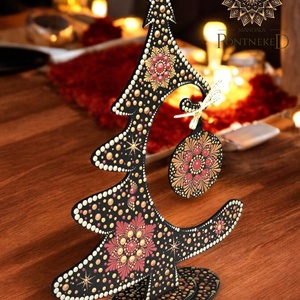 Mandalával díszített karácsonyfa asztali dísz (fehérarany-, vörösarany-, és  bordó- metál) - karácsony - karácsonyi lakásdekoráció - ünnepi asztaldekoráció - Meska.hu