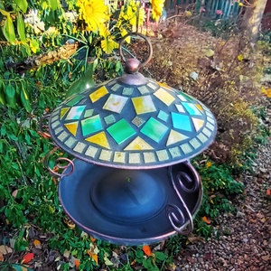 Mozaikos madáretető / madáritató  felakasztható, fém alapú, 20 cm - Meska.hu