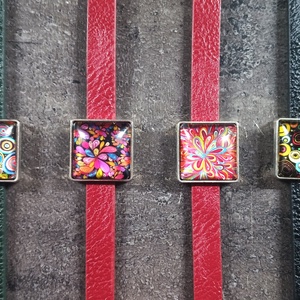 Karkötők festett üveg vagy irizáló mozaik dekorációval - INGYEN POSTA - ékszer - karkötő - karkötő medállal - Meska.hu