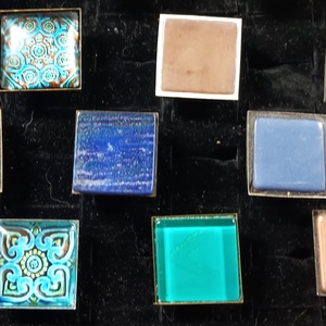 Üvegmozaik gyűrűk több színben (2,5x2,5 cm)   - ékszer - gyűrű - üveglencsés gyűrű - Meska.hu