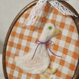 Kézzel nemezelt liba - baba - mama - babaszoba dekoráció - babaszoba kép - Meska.hu