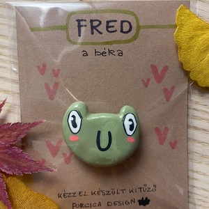 Fred a béka kitűző - ékszer - kitűző és bross - Meska.hu