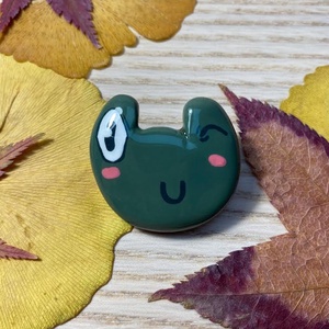 Bob a béka kitűző - Meska.hu