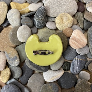 Burt a béka kitűző - ékszer - kitűző és bross - Meska.hu