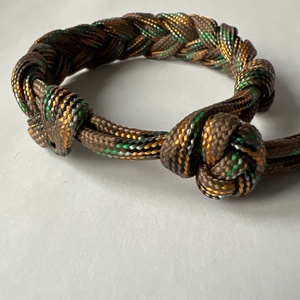 Fonott paracord karkötő - ékszer - karkötő - fonott karkötő - Meska.hu