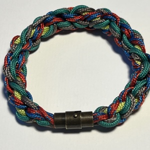 Mágneszáras fonott karkőtő - ékszer - karkötő - fonott karkötő - Meska.hu