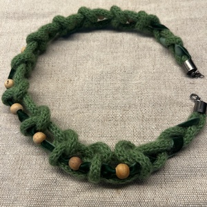 Téli kötött nyaklánc - ékszer - nyaklánc - medál nélküli nyaklánc - Meska.hu