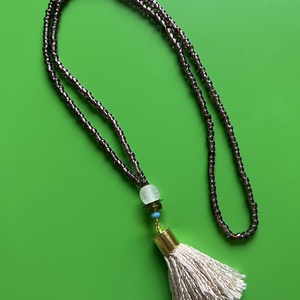 Gyöngy nyakl�nc bojttal - ékszer - nyaklánc - hosszú nyaklánc - Meska.hu