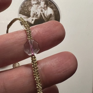 Vékony makramézott karkötő - ékszer - karkötő - fonott karkötő - Meska.hu