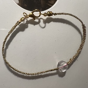 Vékony makramézott karkötő, Ékszer, Karkötő, Fonott karkötő, Csomózás, MESKA