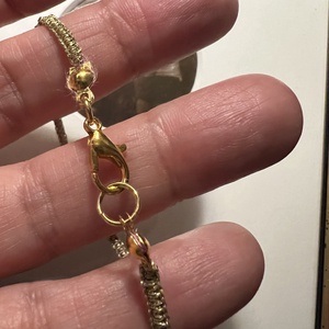 Vékony makramézott karkötő - ékszer - karkötő - fonott karkötő - Meska.hu