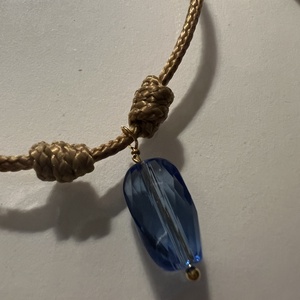 Karkötő kék üveggyönggyel - ékszer - karkötő - gyöngyös karkötő - Meska.hu