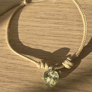 Karkötő zöld szivvel - ékszer - karkötő - gyöngyös karkötő - Meska.hu