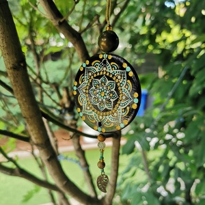 Fa korongra festett talizmán ásványokkal - Arany - otthon & életmód - dekoráció - spiritualitás - mandala - Meska.hu