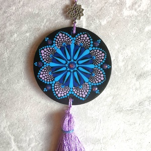 Fa korongra festett talizmán bojttal - Kék-lila, Otthon & Életmód, Dekoráció, Spiritualitás, Mandala, Festett tárgyak, MESKA