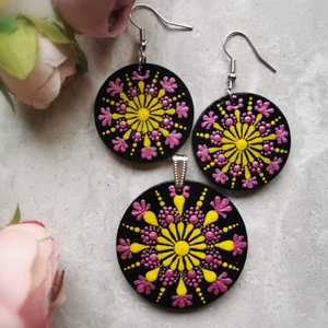 Többféle fa medál + fülbevaló szett - Türkiz/Lila/Sárga választható variációkban - ékszer - ékszerszett - Meska.hu