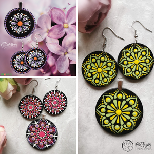 Többféle fa medál + fülbevaló szett - Lila/ Rózsaszín / Sárga választható variációkban, Ékszer, Ékszerszett, Festett tárgyak, Ékszerkészítés, MESKA