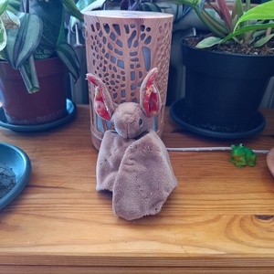 Apró plüss denevér barna, piros mintás szárnnyal - játék & sport - plüssállat & játékfigura - más figura - Meska.hu