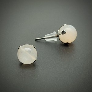Fülbevaló acél karmos golyó fehér holdkő 8mm, Ékszer, Fülbevaló, Pötty fülbevaló, , MESKA