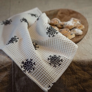 kézzel mintázott hópelyhes karácsonyi konyharuha, Otthon & Életmód, Konyhafelszerelés, tálalás, Konyhai textil, Konyharuha & Törlőkendő, Varrás, MESKA