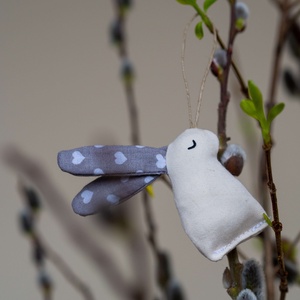 szürke szívecskés fülű nyuszi, Otthon & Életmód, Dekoráció, Fali és függő dekoráció, Függődísz, Varrás, MESKA