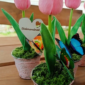 Apró kezekbe tulipános ajándék - otthon & életmód - dekoráció - asztal és polc dekoráció - asztaldísz - Meska.hu Apró kezekbe tulipános ajándék - otthon & életmód - dekoráció - asztal és polc dekoráció - asztaldísz - Meska.hu