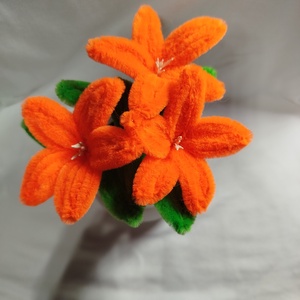 Mini liliomok kaspóban narancssárga - otthon & életmód - dekoráció - virágdísz és tartó - csokor & virágdísz - Meska.hu