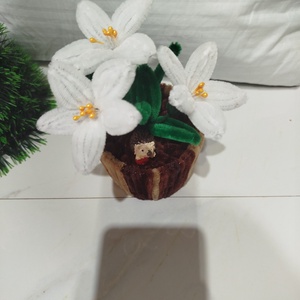 Mini liliomok kaspóban fehér - otthon & életmód - dekoráció - virágdísz és tartó - csokor & virágdísz - Meska.hu