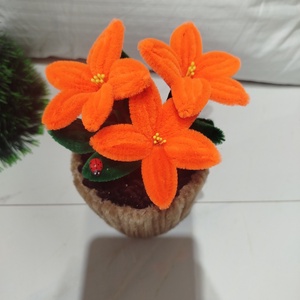 Mini liliomok kaspóban neon narancssárga  - otthon & életmód - dekoráció - virágdísz és tartó - csokor & virágdísz - Meska.hu
