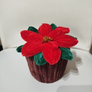 Mikulás virág kaspóban - Meska.hu