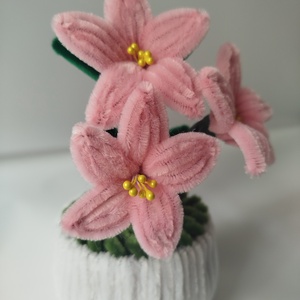 Kézzel készült rózsaszín liliom kaspó � örök virág - otthon & életmód - virágdekoráció - virágdíszek - virágdísz kaspóban - Meska.hu