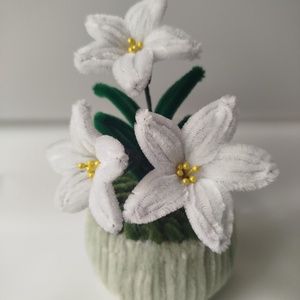 Kézzel készült fehér liliom kaspó � örök virág, elegáns ajándék - otthon & életmód - virágdekoráció - virágdíszek - virágdísz kaspóban - Meska.hu