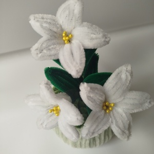 Kézzel készült fehér liliom kaspó � örök virág, elegáns ajándék - otthon & életmód - virágdekoráció - virágdíszek - virágdísz kaspóban - Meska.hu