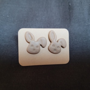 Nyuszi fej fülbevaló, Ékszer, Fülbevaló, Pötty fülbevaló, Gyurma, MESKA