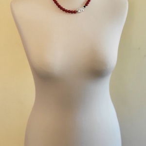 Korall es gyöngy  - ékszer - nyaklánc - gyöngyös nyaklánc - Meska.hu