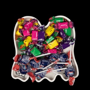Halloween cukorkatartó tál, szellem páros � kínálótál, ékszertartó és gyűrűtartó tálca, 18 cm - otthon & életmód - dekoráció - halloween - halloweeni asztaldísz - Meska.hu
