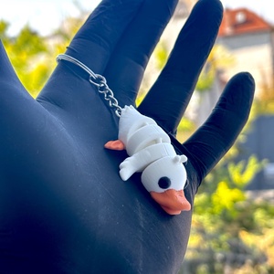 Mozgatható kacsa kulcstartó � 3D nyomtatott flexi figura, táskadísz és fidget játék, 5 cm - táska & tok - kulcstartó & táskadísz - kulcstartó - Meska.hu