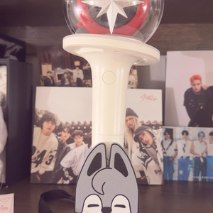 Stray Kids SKZOO wolfchan lightstick Stand , Otthon & Életmód, Dekoráció, Asztal és polc dekoráció, Dekorációs tál, tartó, Mindenmás, MESKA