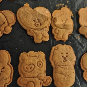 BTS sütikiszúró szett  - otthon & életmód - konyhafelszerelés, tálalás - sütés, főzés - sütikiszúró - Meska.hu