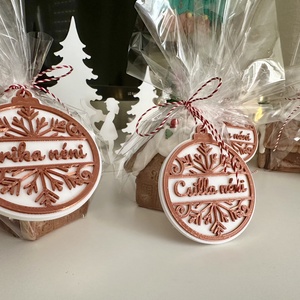 Egyedi karácsonyfadísz, ajándékkísérő - karácsony - karácsonyi ajándékozás - karácsonyi képeslap, üdvözlőlap, ajándékkísérő - Meska.hu