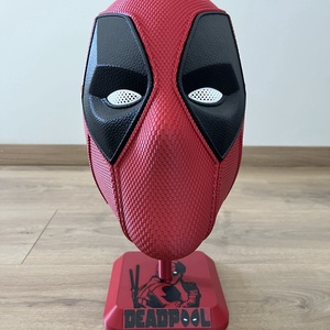 Deadpool Cosplay Maszk / Sisak + AJÁNDÉK Egyedi Tartó Állvány!, Ruha & Divat, Jelmez & Álarc, Álarc, Mindenmás, MESKA